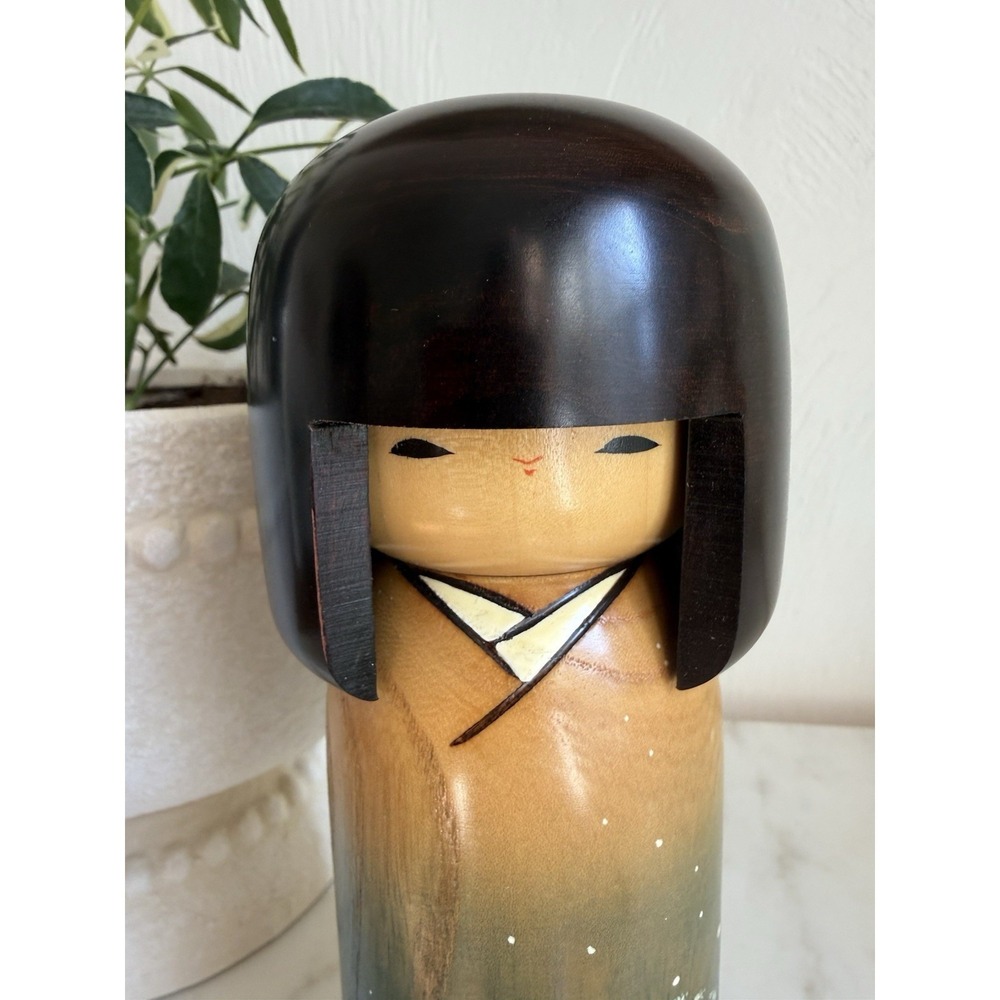 Usaburo Sosaku Kokeshi Winter Scene Hand Painted Doll Yukigeshou Made in Japan - Picture 7 of 10